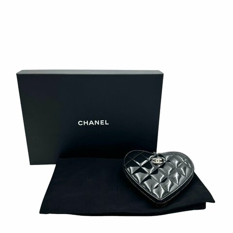 【美收精品】CHANEL  黑色愛心漆皮肩背包 C-642【隔月月中將轉賣至日本 上架期限30天】