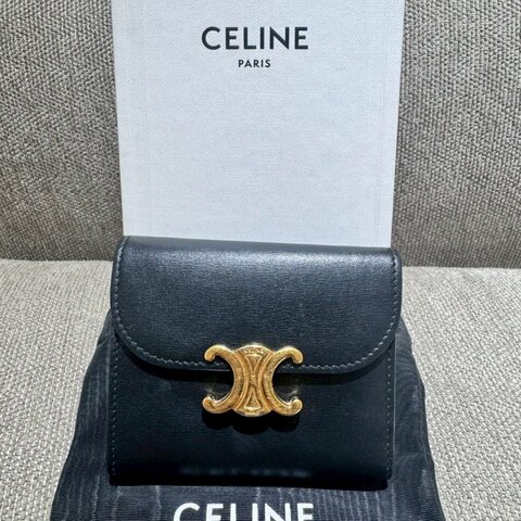 CELINE 凱旋門亮面黑小牛皮三折短