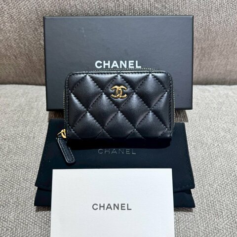 CHANEL 經典黑金羊皮拉鍊零錢包