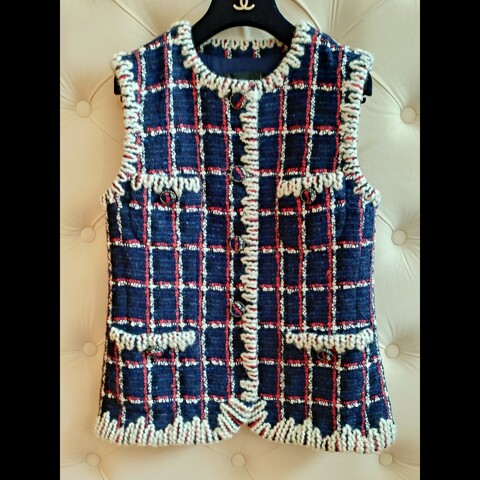 Chanel top