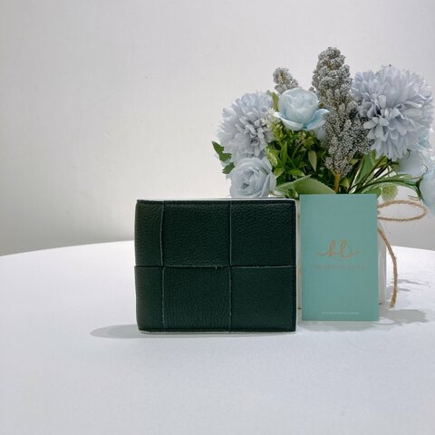 TW4898	Bottega Veneta 寶緹嘉經典大格仔兩摺銀包 Cassette Bi-Fold Wallet Calfskin Dark Green x White