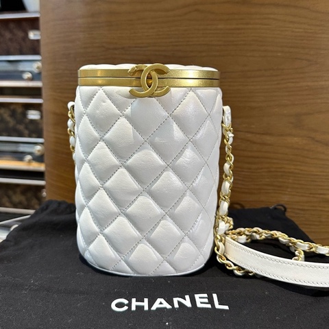 香奈兒/Chanel 21A 單肩斜挎白金圓桶包 羊皮