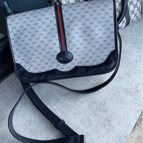 古馳 Gucci 老花 古董藍色微型 郵差包 GG 帆布翻蓋斜背包Vintage Gucci Micro GG Sherry Line Crossbody Bag 男女合用 斜背包 側背包 messenger bag