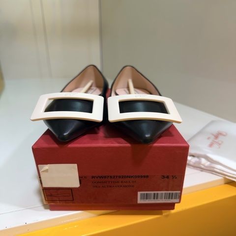 Roger Vivier Gommettine 軟皮 尖頭 34.5