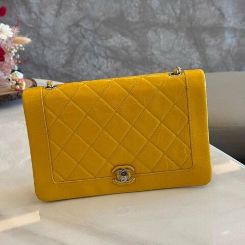 CHANEL 黃色褶皺牛皮WOC
