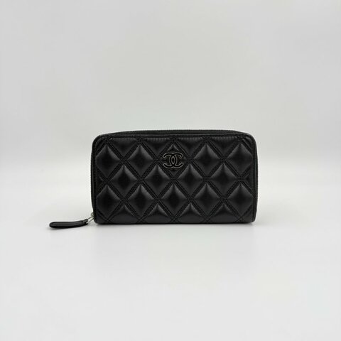 CHANEL - 黑色羊皮琺瑯銀釦拉鍊零錢卡包