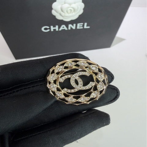 CHANEL｜圓圈水鑽胸針