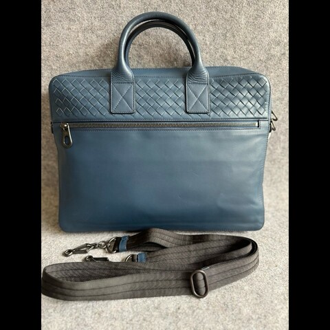 Bottega Veneta 藍色全皮電腦公事包 有肩帶