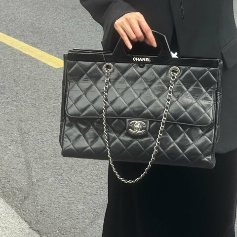 CHANEL 灰色銀扣壓克力 手柄手提肩背衣架包 38*27*15 98新配件塵袋購證保卡