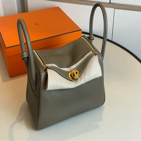 必秒🈹99新 閑置品愛馬仕 Hermes lindy 26 大象灰 金扣