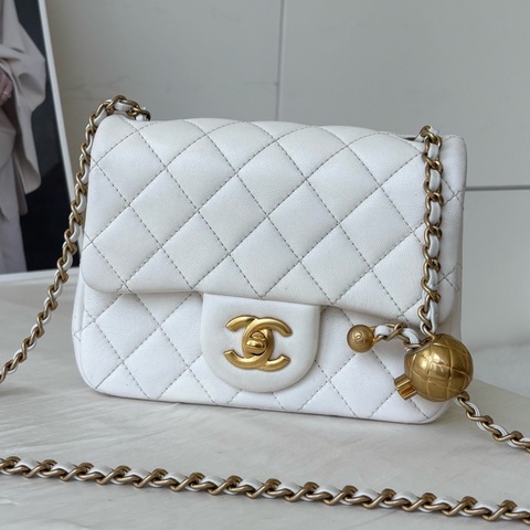 Chanel香奈兒 金球方胖子白金羊皮芯片款