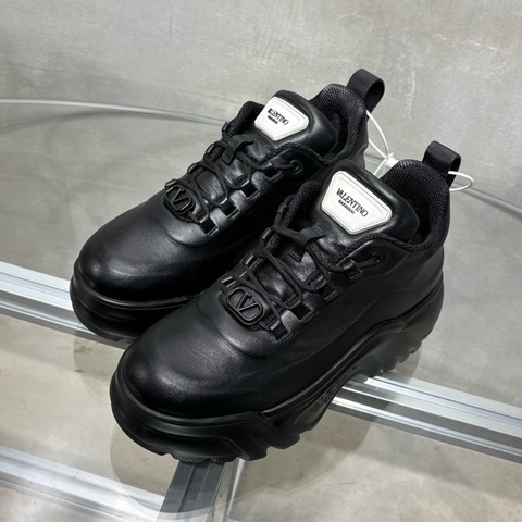 Valentino/華倫天奴 厚底低幫板鞋 黑色 尺碼/36.5碼