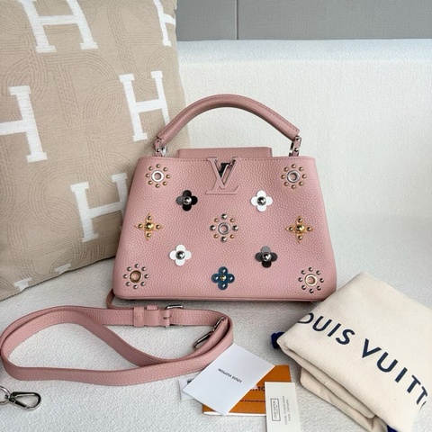 【威選精品】 🌸 LV Capucines BB 花朵鉚釘限量款 粉色牛皮手提斜背包 🌸