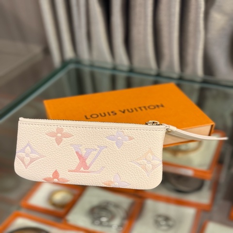 限量LV Key card pouch