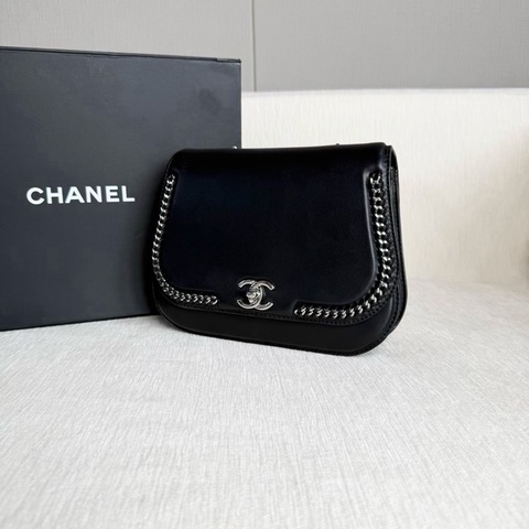 🖤 CHANEL 黑銀滾邊翻蓋南瓜包 🖤