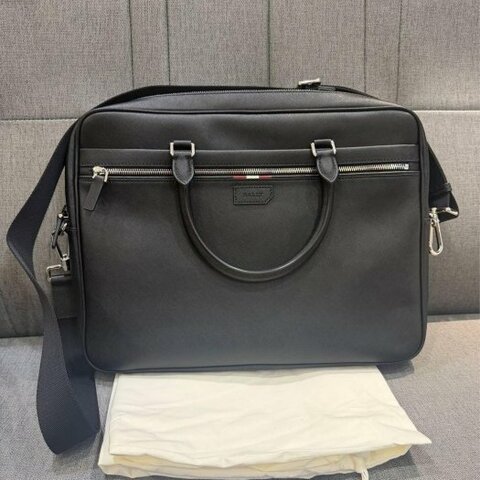 💎Han's house精品服飾💎BALLY 防刮牛皮 拉鍊 公事包