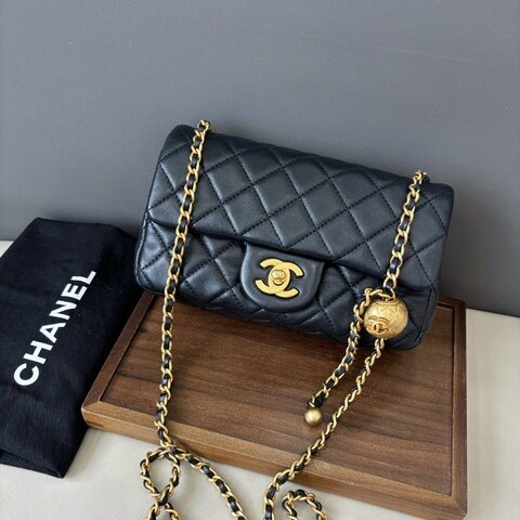 芯片款 香奈兒/Chanel 黑金羊皮金球大mini鏈條包