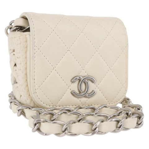 香奈兒 (CHANEL) 絎縫鏈條單肩包，羊皮材質，白色，銀色雙C標誌，正品編號 185770SAM