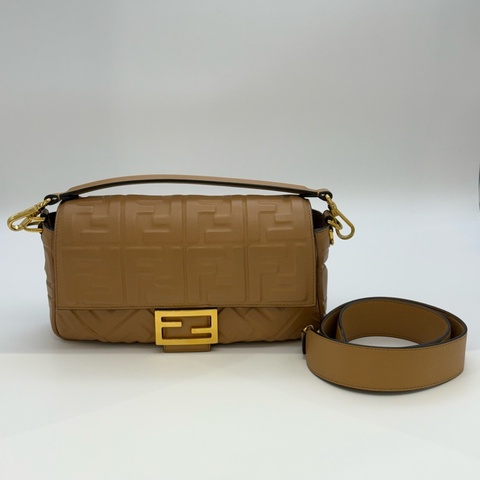 Fendi Baguette 經典壓紋奶茶色法棍包