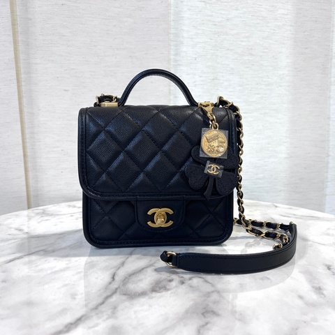 Chanel 黑荔枝皮金釦方形四葉草吊飾手提肩斜背包
