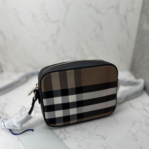 香緹國際精品 BURBERRY 肩背包 1101