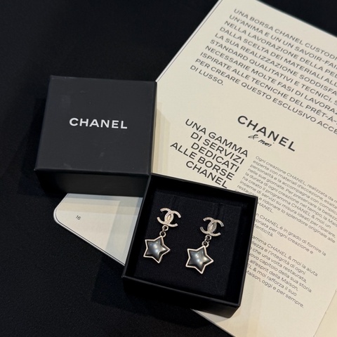 CHANEL銀色雙C灰黑星星垂墜耳環