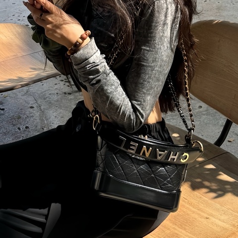 不會吧🫪全配＋購證一次擁有！小香流浪包氣場直接拉滿