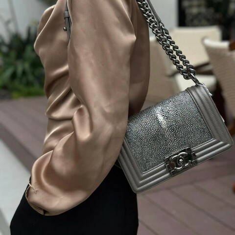 Chanel 銀色珍珠魚皮 leboy小號 20cm