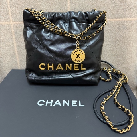 Chanel Mini 22Bag 黑金