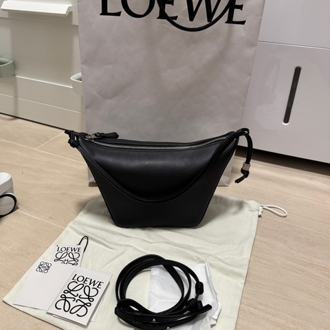 LOEWE Mini Hammock Hobo black 迷你 小牛皮 肩背包 腋下包 吊床包 黑色