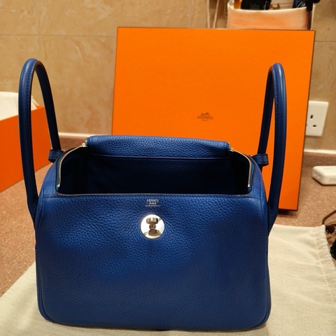 Hermes/愛馬仕 lindy 皇家藍 TC皮 銀扣 99新 底長26.5