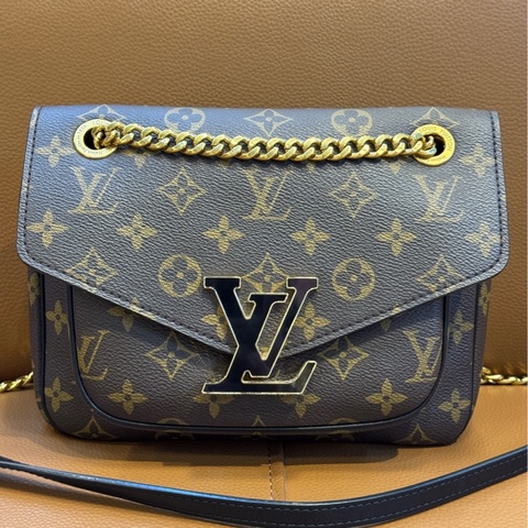 LV passy 琺瑯扣 新款郵差包 芯片款
