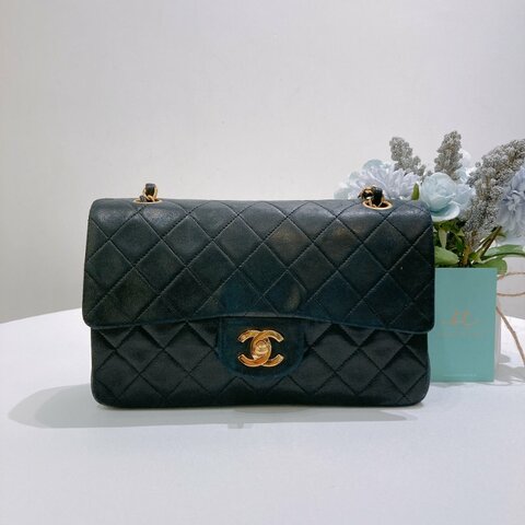 TW4902	Chanel 香奈兒中古小號經典雙翻蓋式鍊帶包包 Vintage Classic Double Flap Bag 23cm Lambskin Black x GHW