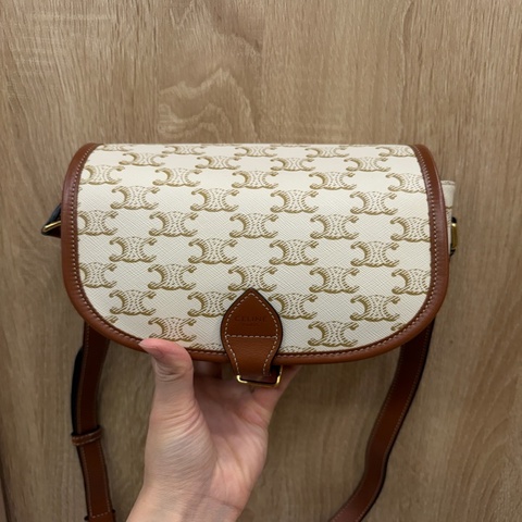 Celine 米白PVC咖牛皮中號Folco馬鞍斜背包