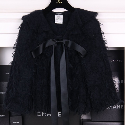 Chanel 09年俄罗斯莫斯科系列秀款黑色羊毛网纱波浪蝴蝶结领口开衫外套