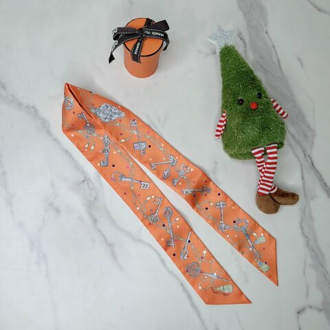 HERMES 全新圓點鑰匙杏色twilly絲巾