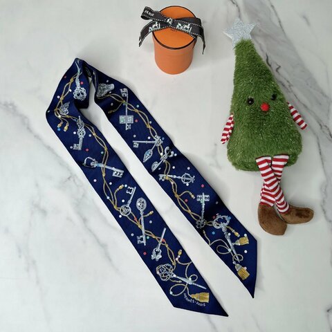 HERMES 全新圓點鑰匙深藍twilly絲巾