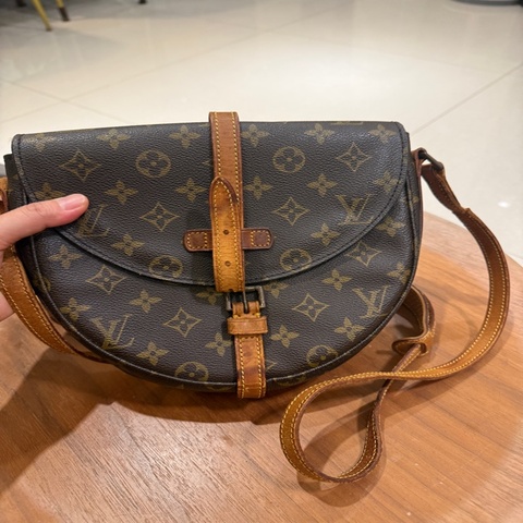 LV Louis Vuitton 半月包 側背包 斜背包