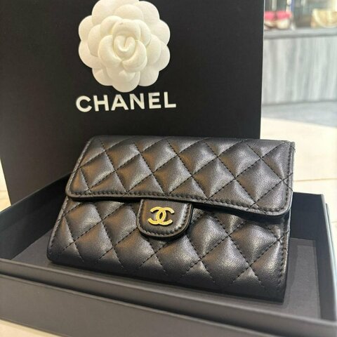 CHANEL 經典菱格黑金口蓋中夾