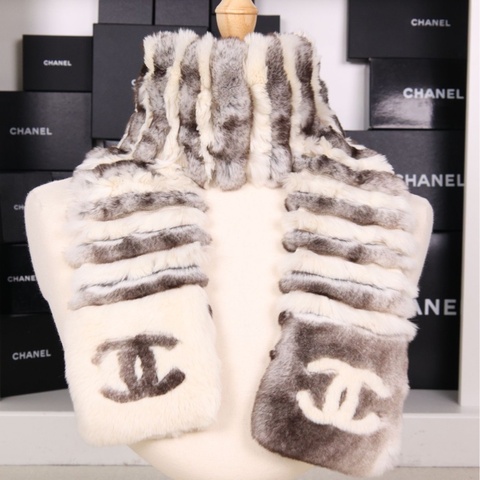 Chanel 白棕渐变兔毛皮草围巾