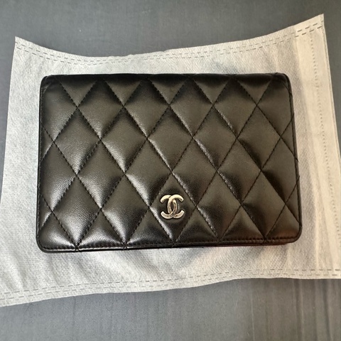 chanel 黑銀對開長夾