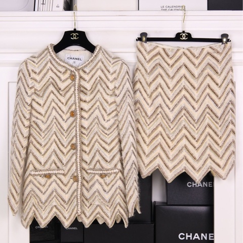 Chanel 18年汉堡系列米色斜纹软呢编织外套半裙套装
