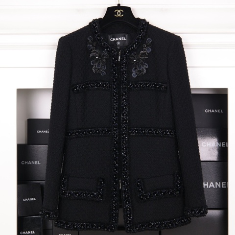 Chanel 17年大都会系列秀款黑色重工刺绣花朵钉珠滚边上衣外套