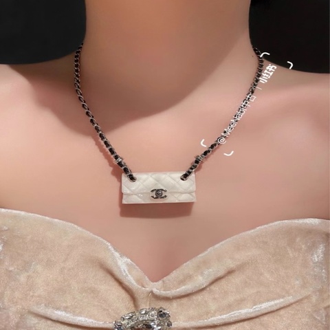 Chanel✨珠光貝殼感壓克力經典皮穿鏈CF包包鏈條項鍊 可當包掛吊飾 原價四五萬