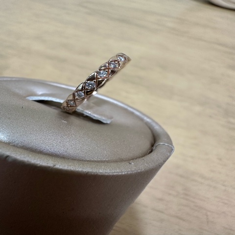Chanel 18K米金菱格紋鑲鑽窄版coco crush戒指J11786
