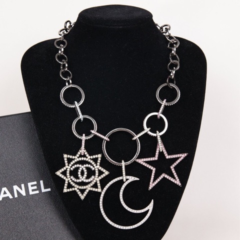 Chanel 17年重工彩色莱茵石星星月亮项链