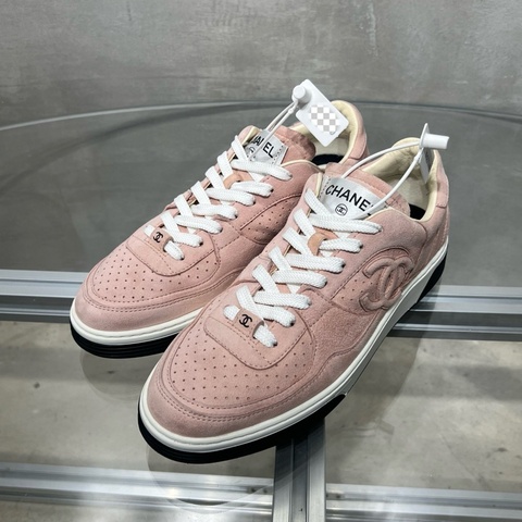 CHANEL/香奈兒 23A 粉色麂皮雙C 板鞋 尺碼/38碼
