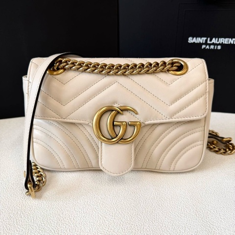 GUCCI古馳 GG Monogram 馬蒙22金標Logo做舊鏈條肩帶絎縫 皮革 斜挎單肩包 迷你