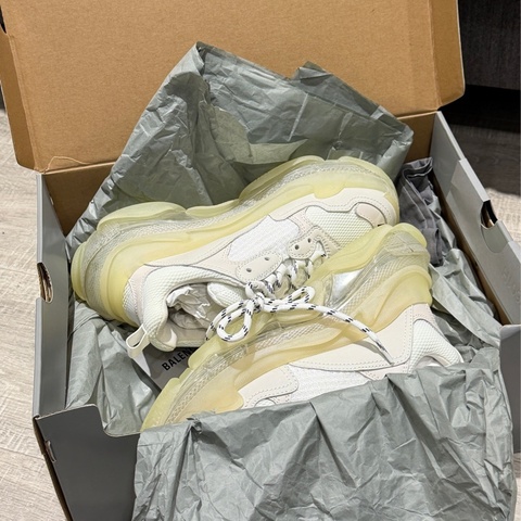 全新Balenciaga老爹鞋