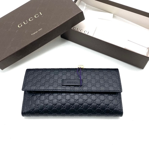 999新未使用 Gucci 古馳 黑色全皮壓花對折錢包 尺寸19/10
